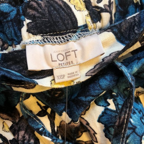 LOFT Petites Floral Skirt - Picture 3 of 3